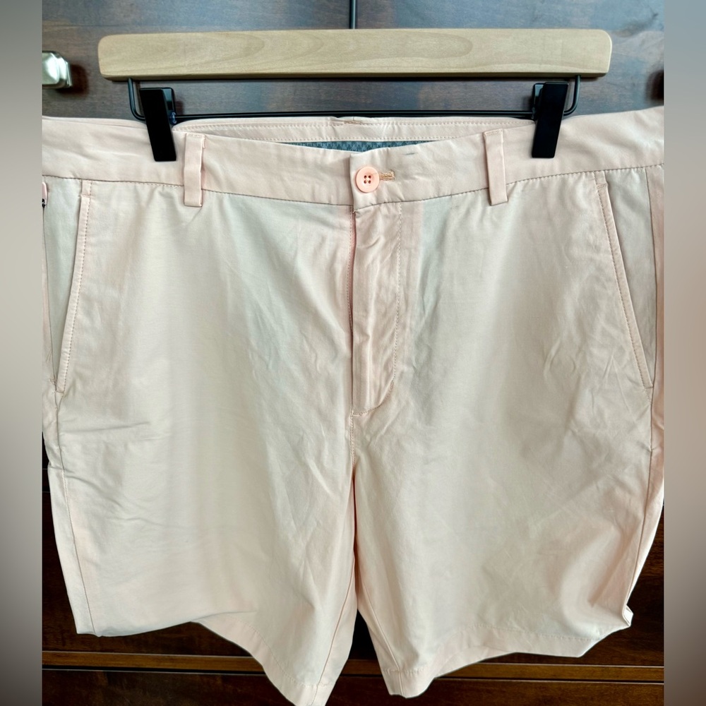 Vineyard Vines (Jim Nantz) men’s golf shorts size 34